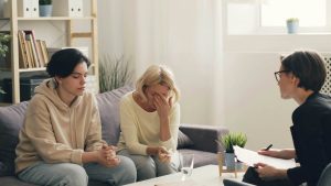 mom-son-and-therapist-counseling-vitaly-gariev-at-unsplash