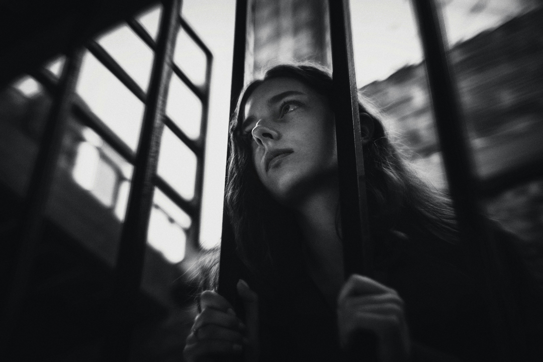 woman-fear-with-anxiety-treated-with-neurofeedback-by-vitaliy-shevchenko-at-unsplash