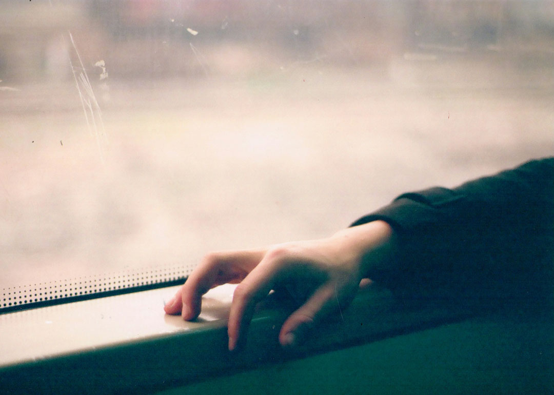 waiting-while-watching-by-the-window-leonardo-alvear-at-unsplash