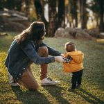 mom-and-toddler-bonding-by-helena-lopes-at-usplash